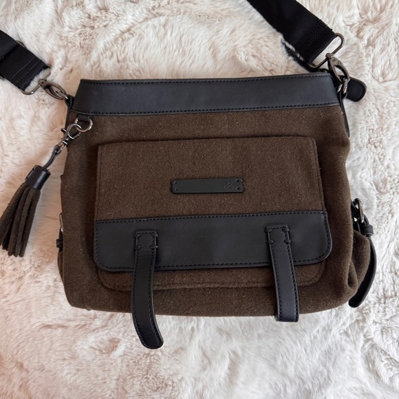 Sherpani Brown Felted Shoulder Bag Adjustable Strap Tassel Accent Small - Picture 1 of 13